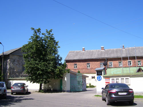 Двор Русиновых.